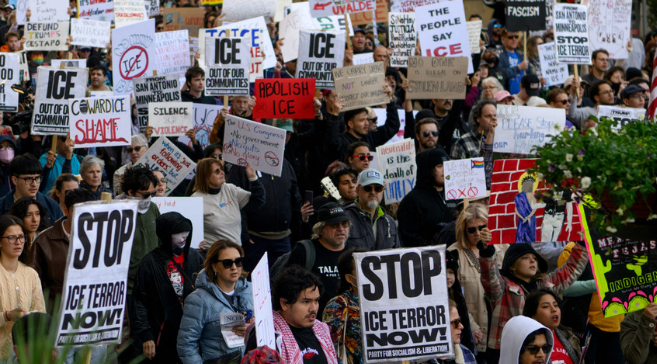 Batı medyası İran’ı görüyor, ABD’deki vahşete kör! Minneapolis’teki vahşi cinayet Kaliforniya’yı ayağa kaldırdı!