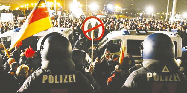 Batı, nefret kusuyor