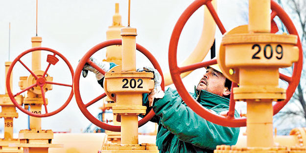 Batı-Rusya çatışır Türkiye kazanır