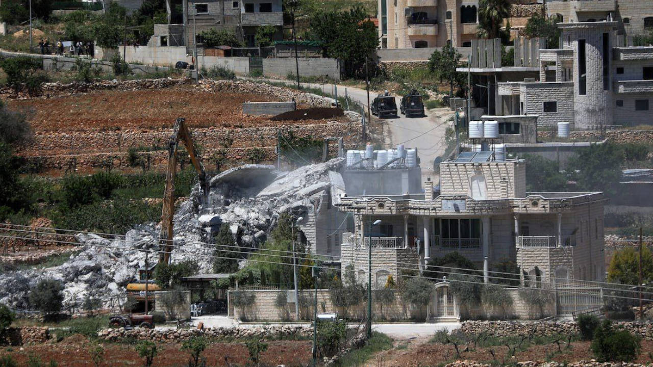 Batı Şeria'da durum kötü! İsrail 24 saatte 106 evi daha yıkacağını açıkladı!