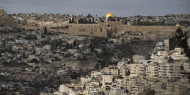 Batı Şeria'da İsrail askerlerinin açtığı ateş sonucu bir Filistinli yaralandı