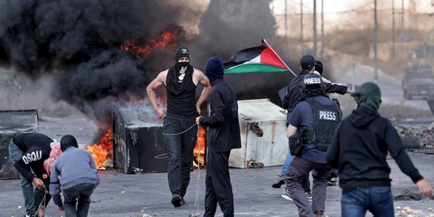 Batı Şeria'da İsrail ordusuyla Filistinliler arasında çatışmalar yaşandı