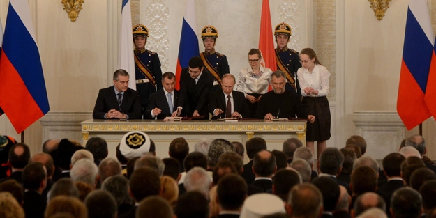 Batı tehlikeye uyandı! LGBT propagandası yapanlara ağır para cezası