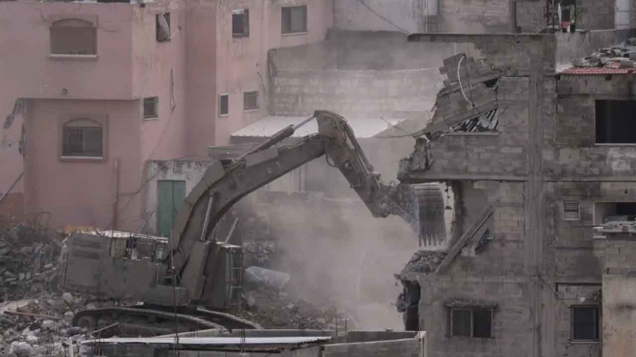 Batı Yaka’da işgal! On binlerce Filistinli sürgün edildi