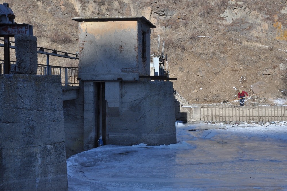 Batı’da bahar, Kars’ta kış 