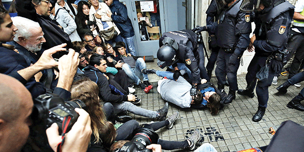 Batı’da gazetecilik büyük baskı altında