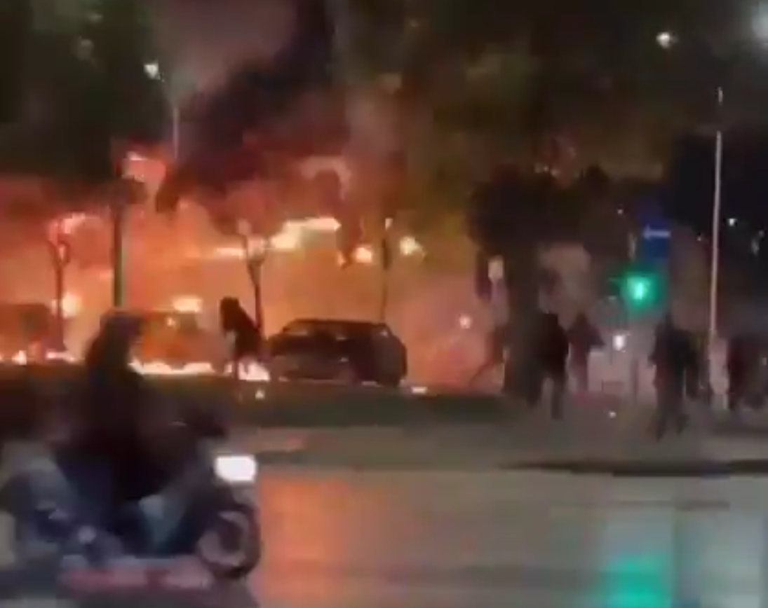 Batı'nın kirli algı operasyonu ellerinde patladı: Berlin’deki yılbaşı kutlamalarını İran diye pazarladılar!