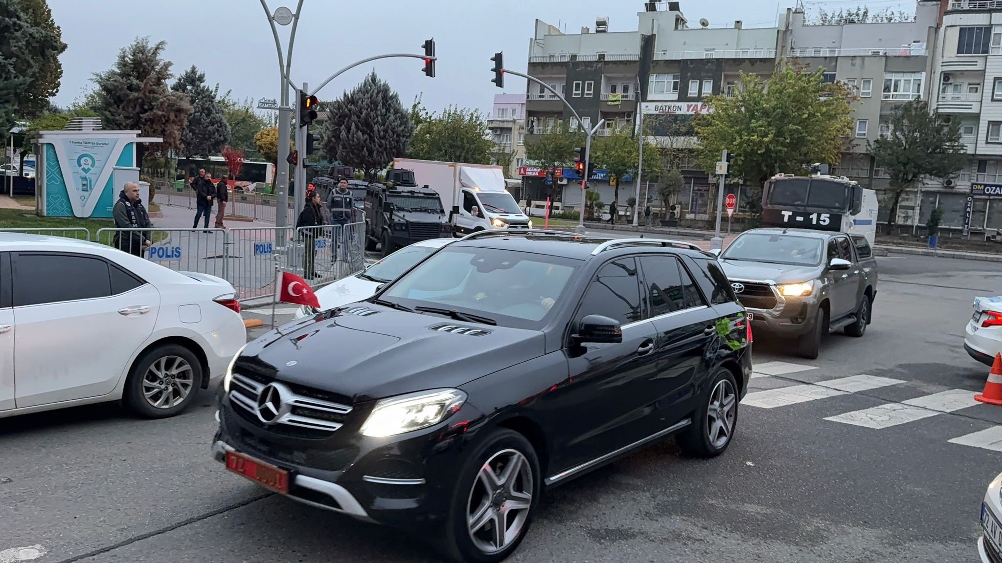 Batman Belediyesine Vali Ekrem Canalp kayyum olarak atandı