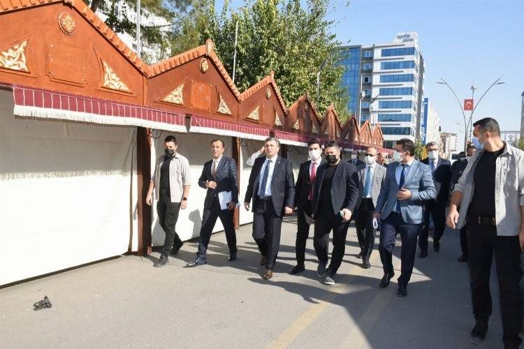 Batman Kitap Fuarı’nda öğrencilere 800 bin liralık hediye çeki