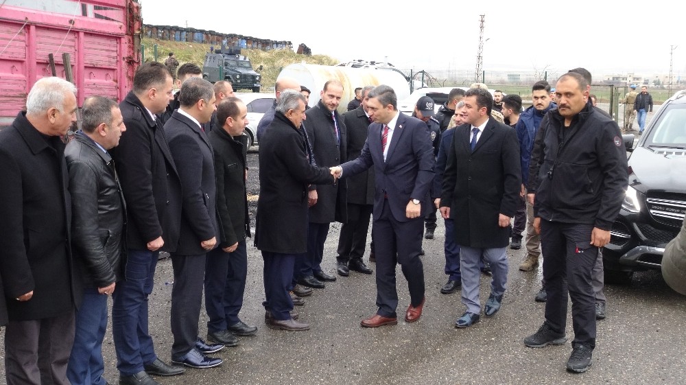 Batman Valisi Hulusi Şahin, Gercüş ilçesinde bağ ve bahçe malzemesi dağıtım törenine katıldı 