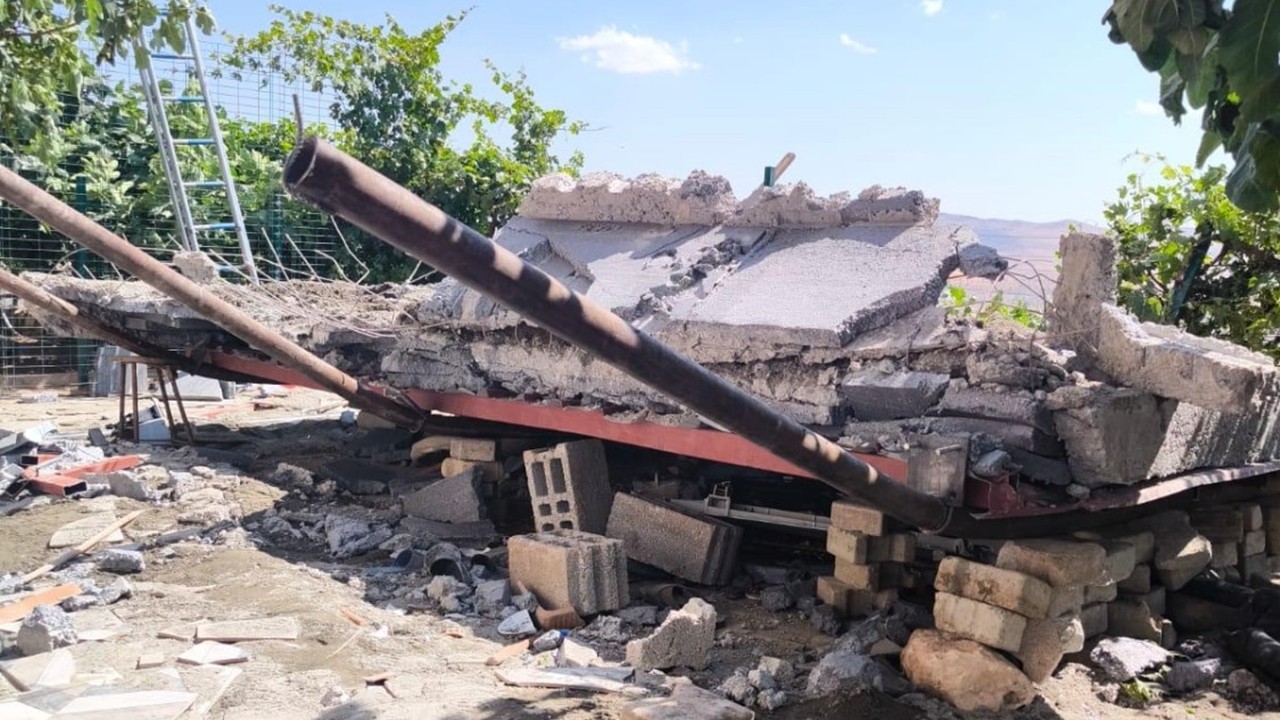 Batman’da balkon çöktü