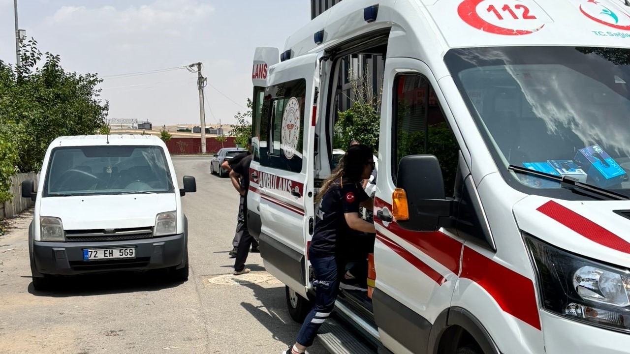 Batman'da bıçaklı saldırıda 21 yaşındaki genç yaralandı