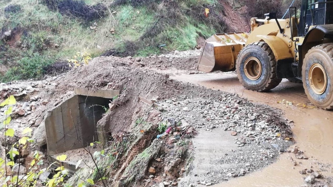Batman'da sağanak yağış sel ve heyelana neden oldu