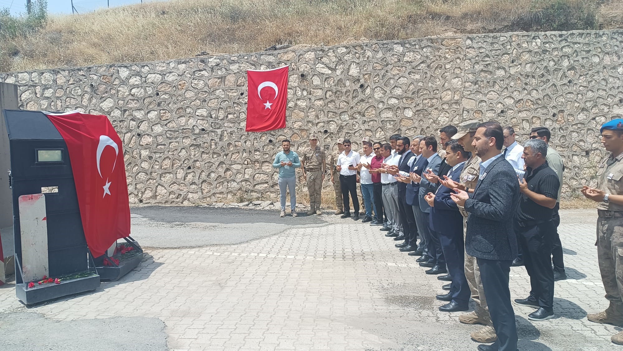 Batman'da terör saldırısında şehit olan Aybüke öğretmen ile 2 asker anıldı