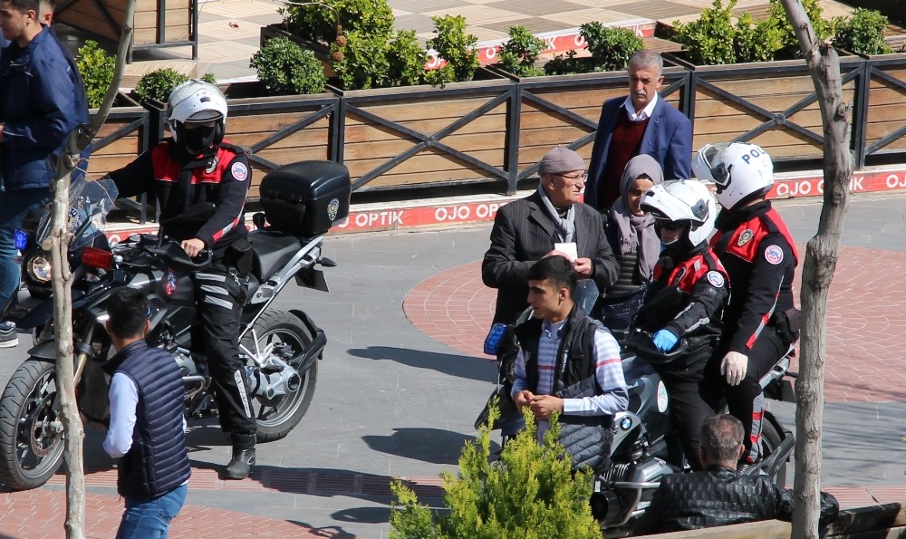Batman’da yasağa uymayan yaşlılara polis uyarısı 