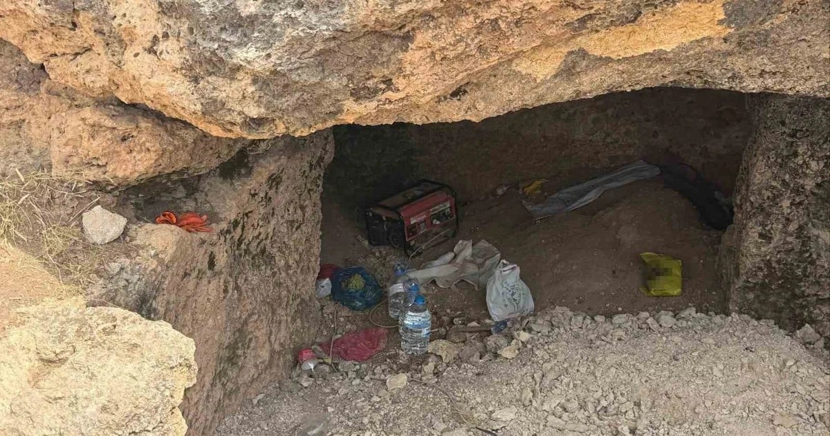 Batman'ın Beşiri ilçesinde mağarada kaçak kazı yapan 4 şüpheli suçüstü yakalandı