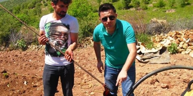 Su ararken petrol buldu!