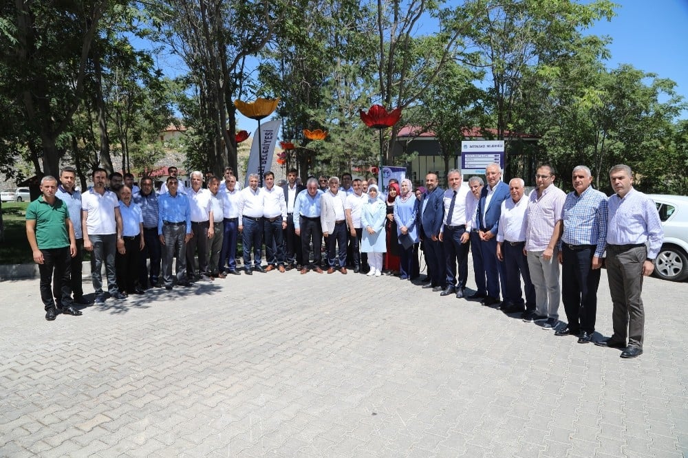 Battalgazi Belediye Meclisinde AK Parti gurubu toplandı 