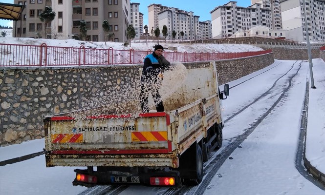 Battalgazi Belediyesi’nden karla mücadele çalışmaları 