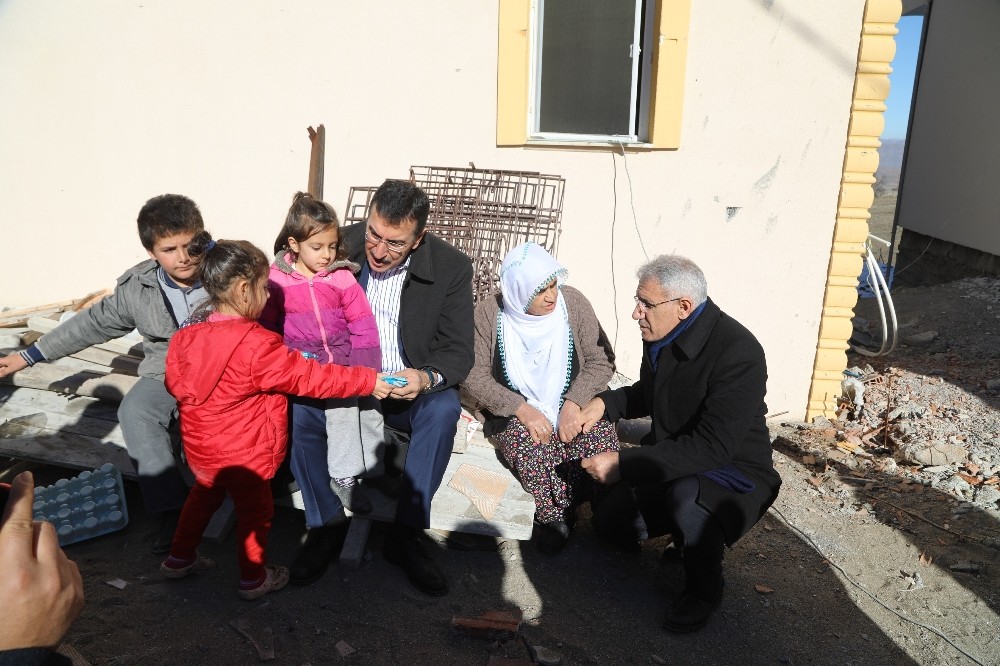 Battalgazi ilçesinde de depremin yaraları sarılıyor 