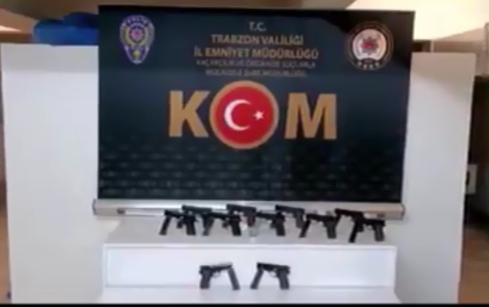 Bavul içinde el yapımı tabancalar ele geçirildi 