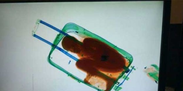 Bavuldan çıkan çocuğa vize