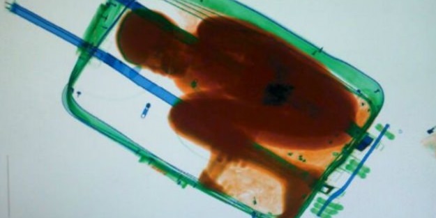 Bavulun içinde boğularak öldü! Sebebi ise...