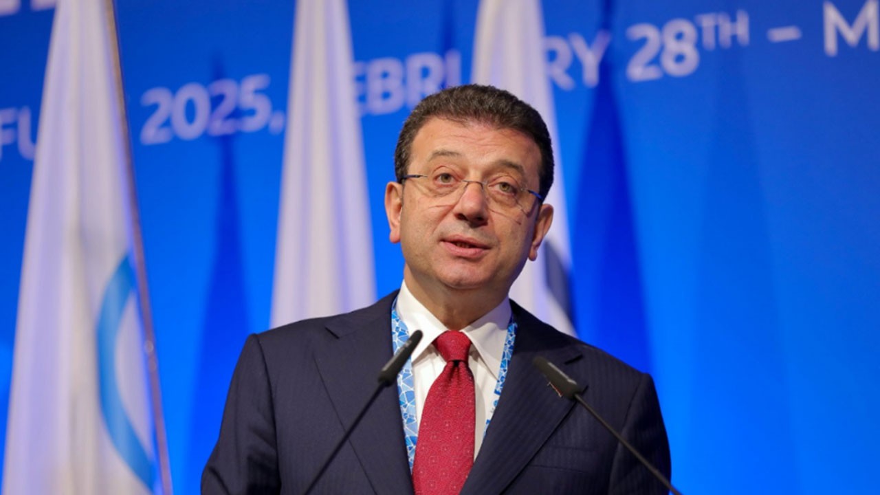 Bay Ekrem, bir gün de Akit’e yaz.. Para da istemeyiz senden!