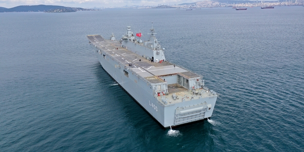 Bay Kemal bak Z kuşağı ne diyor! TCG Anadolu'yu değerlendirdi