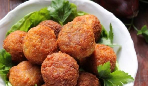 Bayat ekmek köftesi nasıl yapılır? Bayat ekmek köftesi tam ölçülü?