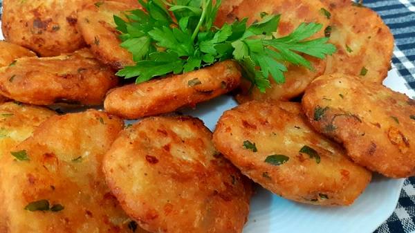 Bayat ekmek köftesi nasıl yapılır? Bayat ekmekten köfte tarifi