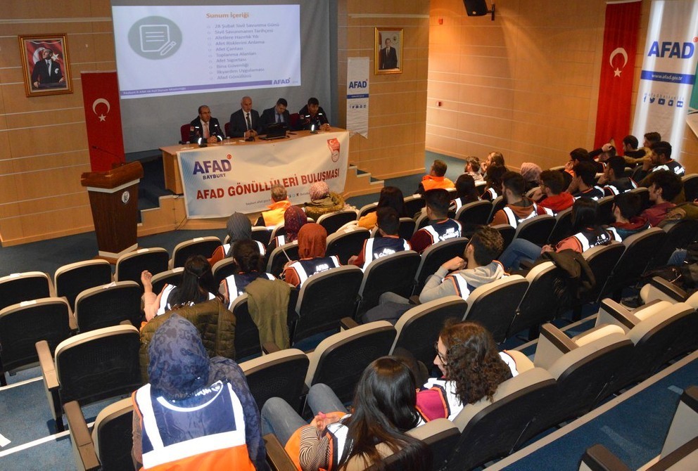 Bayburt AFAD gönüllülerle söyleşi programında buluştu 