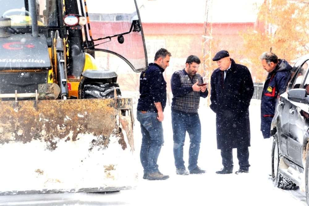 Bayburt Belediyesi’nden karla mücadele seferberliği 