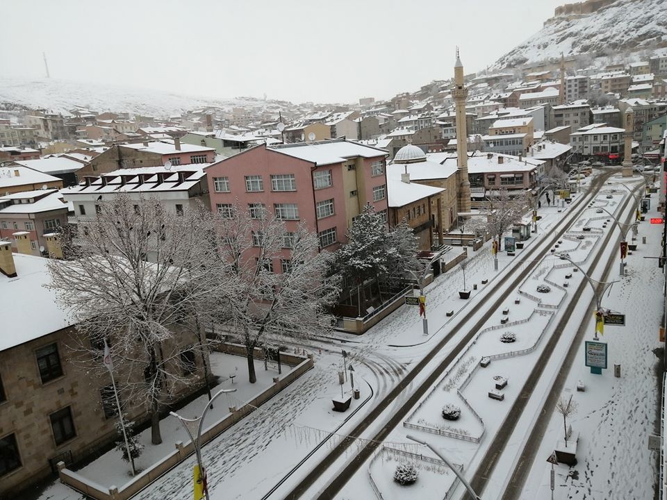 Bayburt beyaza büründü 