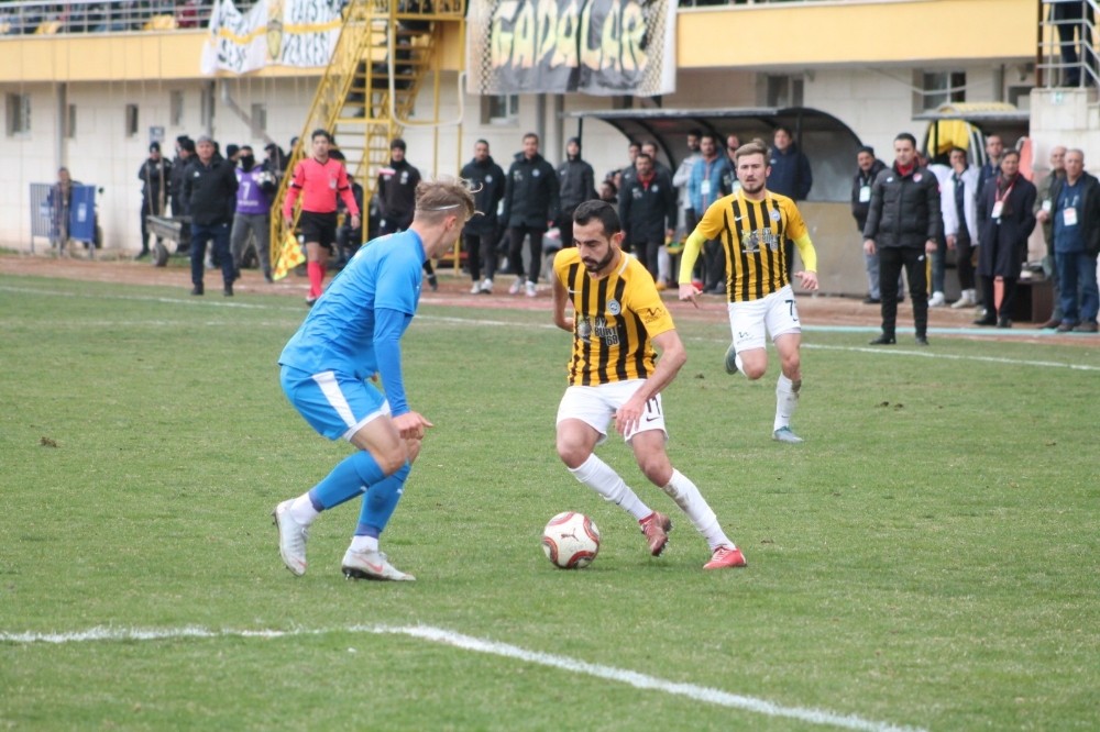 Bayburt Grup Özel İdarespor şampiyon oldu 