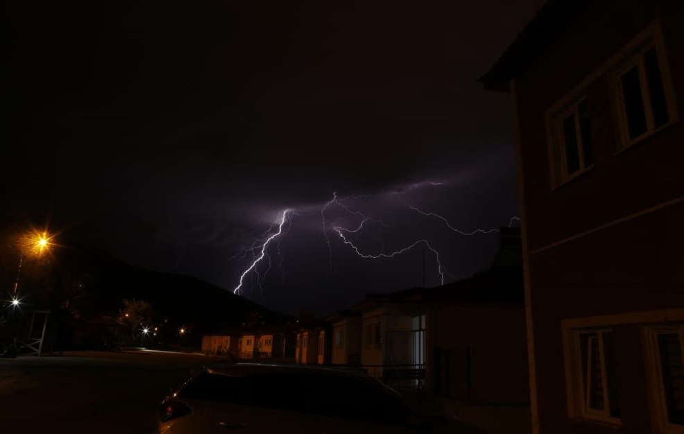 Bayburt hazır ol gök gürültülü kuvvetli sağanak yağış geliyor
