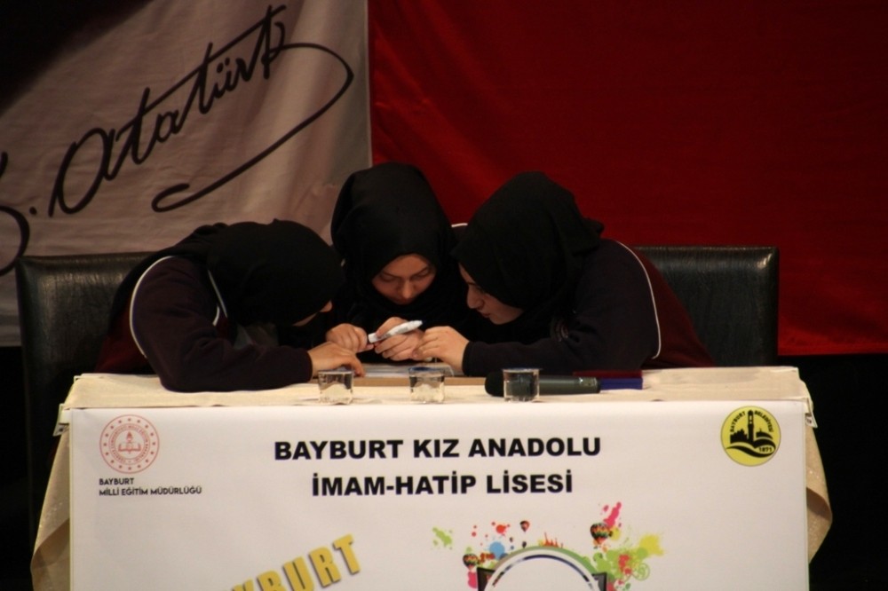 Bayburt konulu bilgi yarışması kıran kırana geçti 