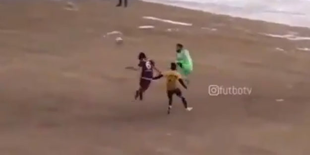 Bayburt Özel İdarespor-Bandırmaspor maçında görülmemiş olay! 'Oyuncu ölmedi' devam edelim