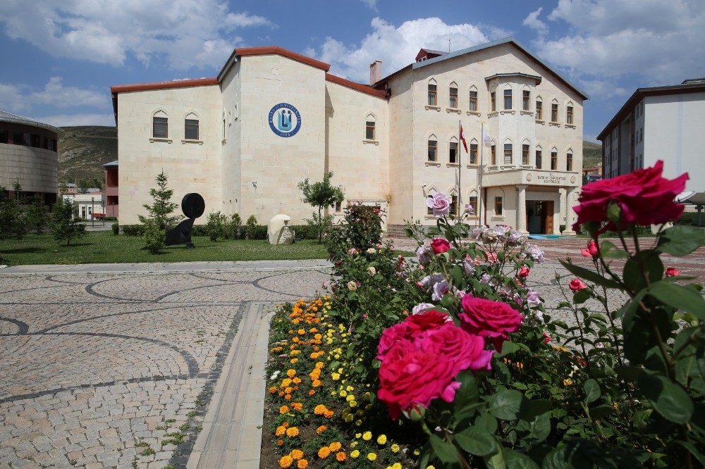 Bayburt Üniversitesi ABD yönetiminin yayımladığı sözde barış planını kınadı 
