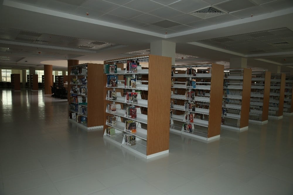 Bayburt Üniversitesi kütüphanesindeki milyonlarca yayın erişime açıldı 