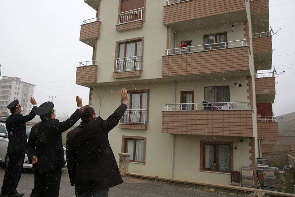 Bayburt’ta 23 Nisan coşkusu evlere taşındı 