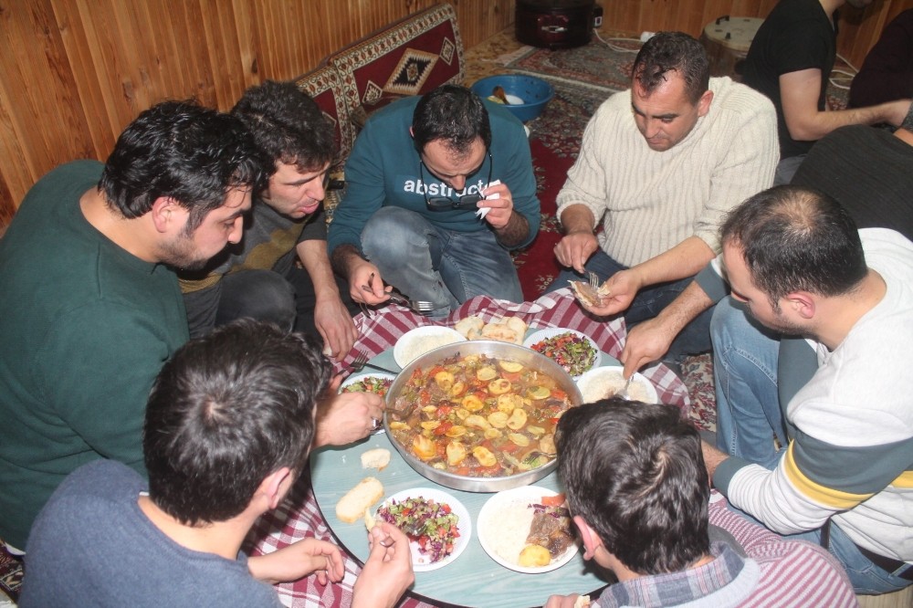 Bayburt’ta asırlık kış geleneği sürdürülüyor 