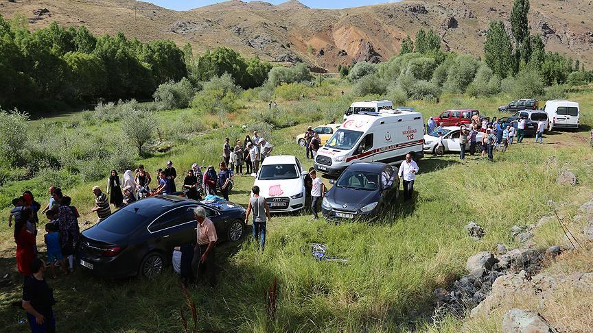 Bayburt'ta çocuklarını kurtardı kendisini kurtaramadı