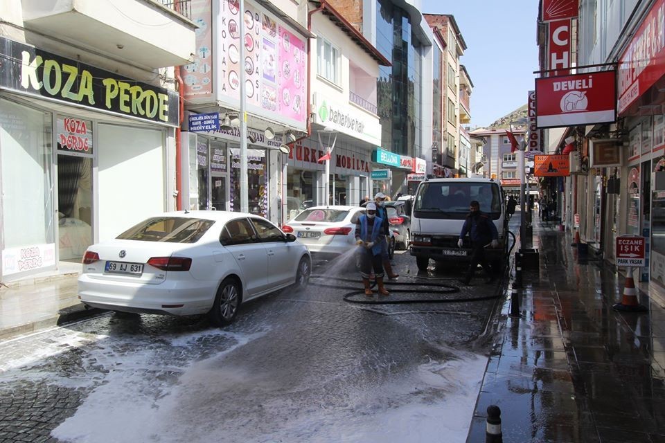 Bayburt’ta korona virüs tedbirleri kapsamında dezenfekte çalışmaları sürüyor 
