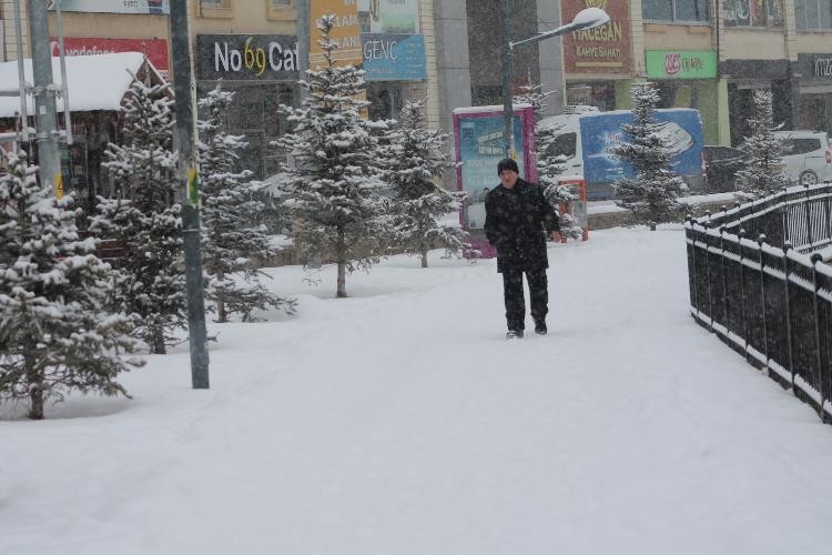 Bayburt’ta yoğun kar yağışı 