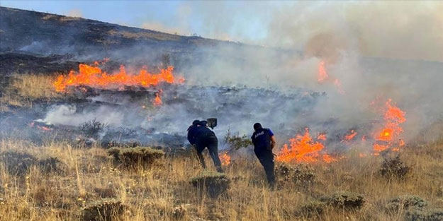 Bayburt'taki yangın söndürüldü: 45 dekar alan küle döndü
