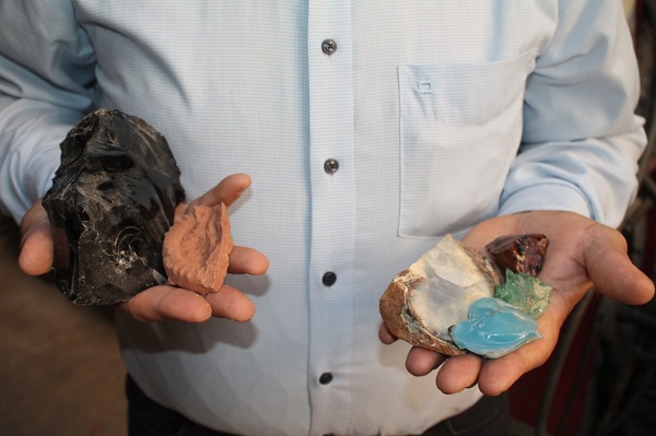 Bütün değerli taşlar burada sergileniyor