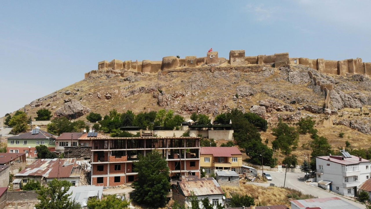 Bayburt’un tarihi Erzurum’da mı kalacak?