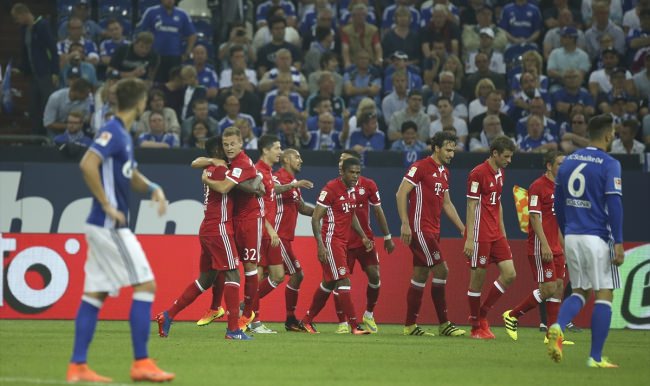 Bayern Münih deplasmanda Schalke'yi devirdi