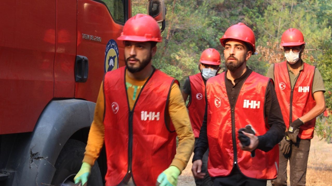 Bayırbucak’taki Türkmen köylerinde orman yangınları sürüyor